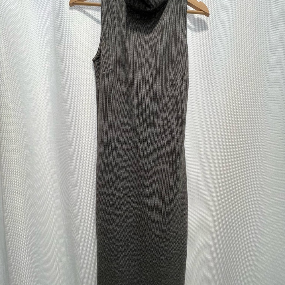 Elegant Gray Sleeveless Dress